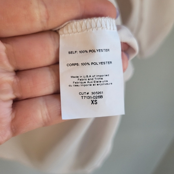 LUSH v-neck cream blouse 3/4 sleeves - Picture 5 of 5